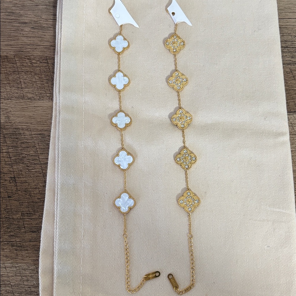 Bundle of 2 NEW 18KGP Clover Bracelets - Reversible
